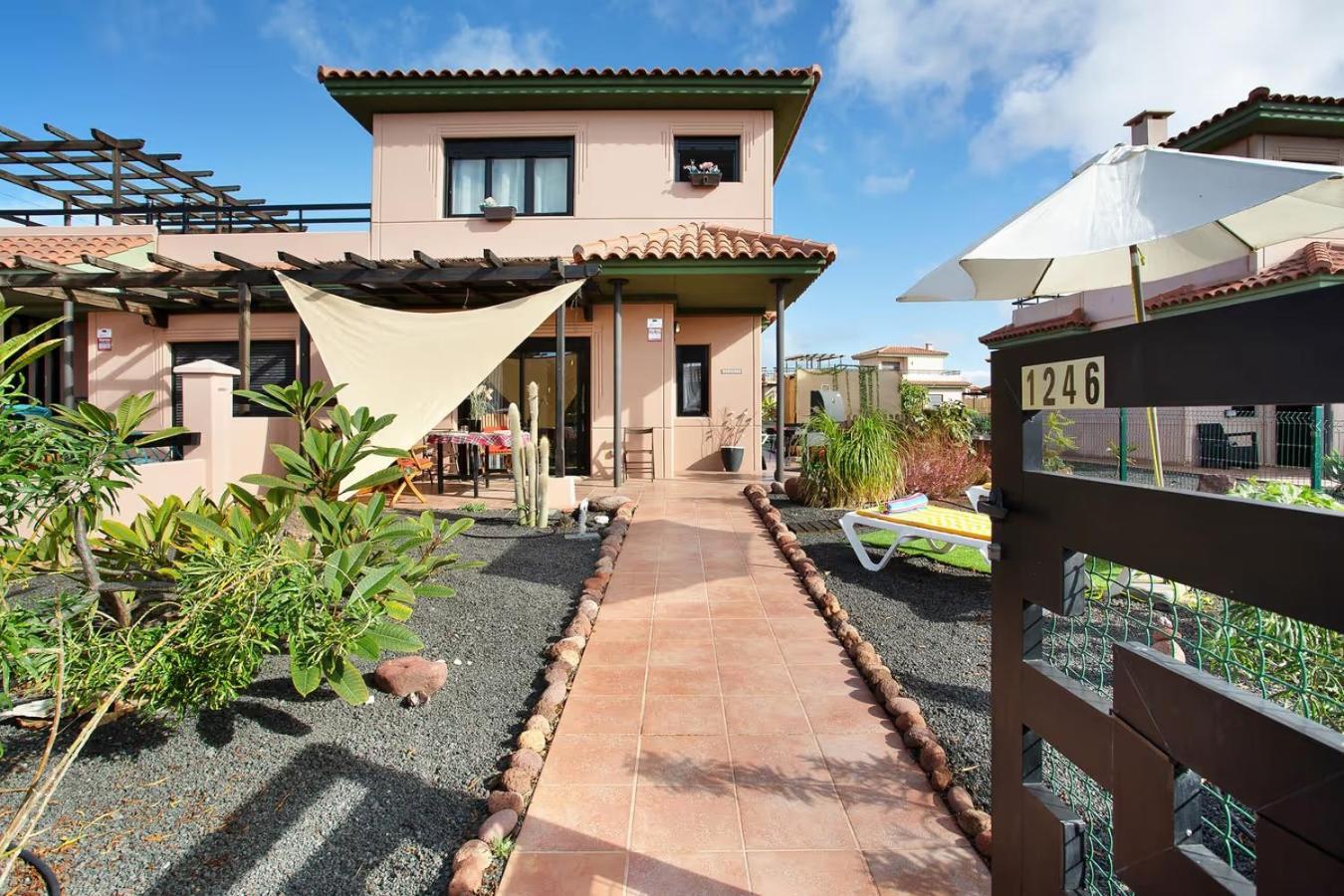 Amadeus Villa La Oliva Exteriör bild