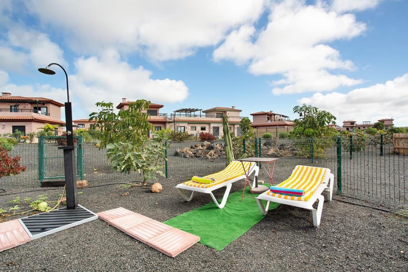Amadeus Villa La Oliva Exteriör bild