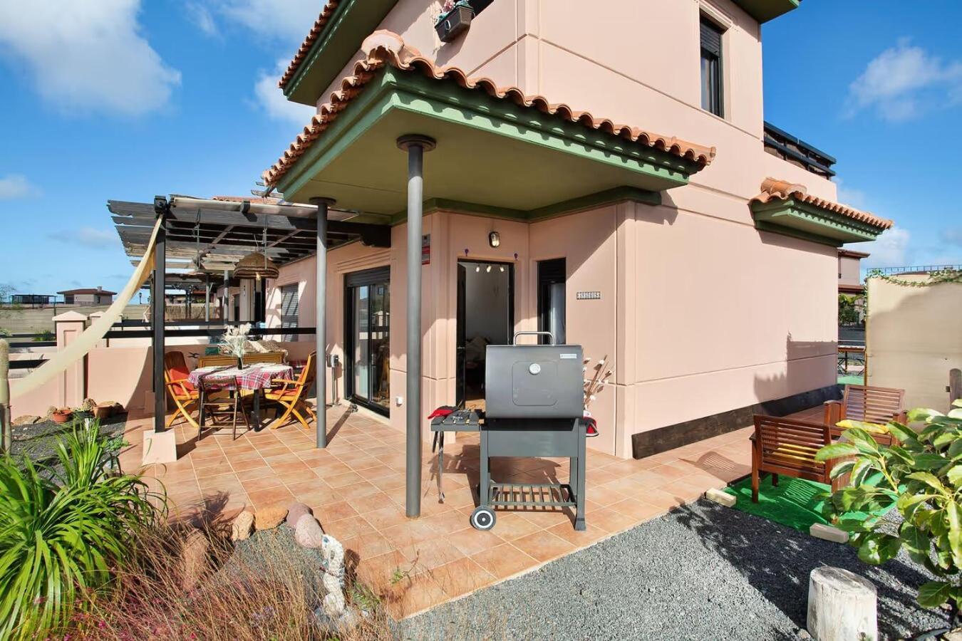 Amadeus Villa La Oliva Exteriör bild