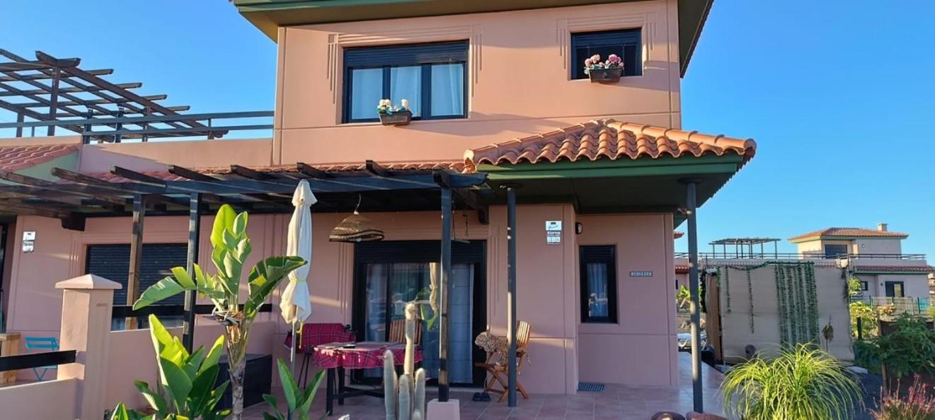 Amadeus Villa La Oliva Exteriör bild